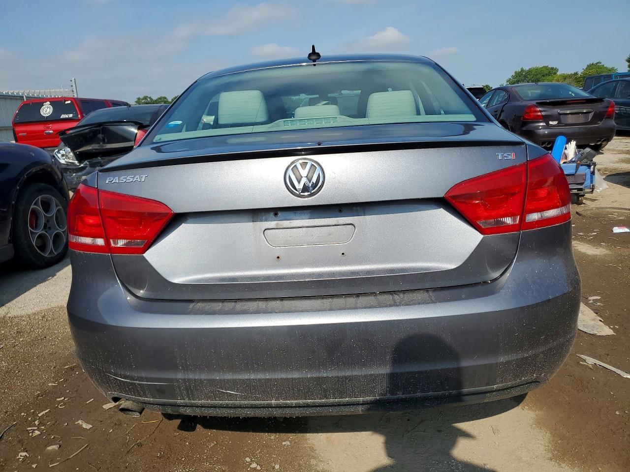 2014 Volkswagen Passat S - Фото 6