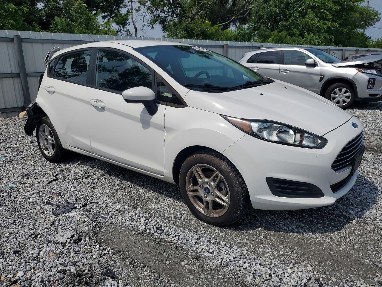 2019 Ford Fiesta Se - Фото 4