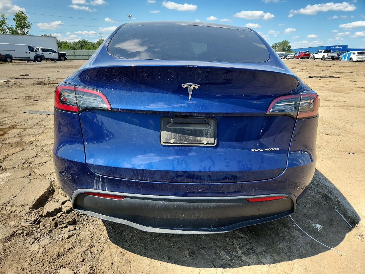 2023 Tesla Model Y - Фото 6