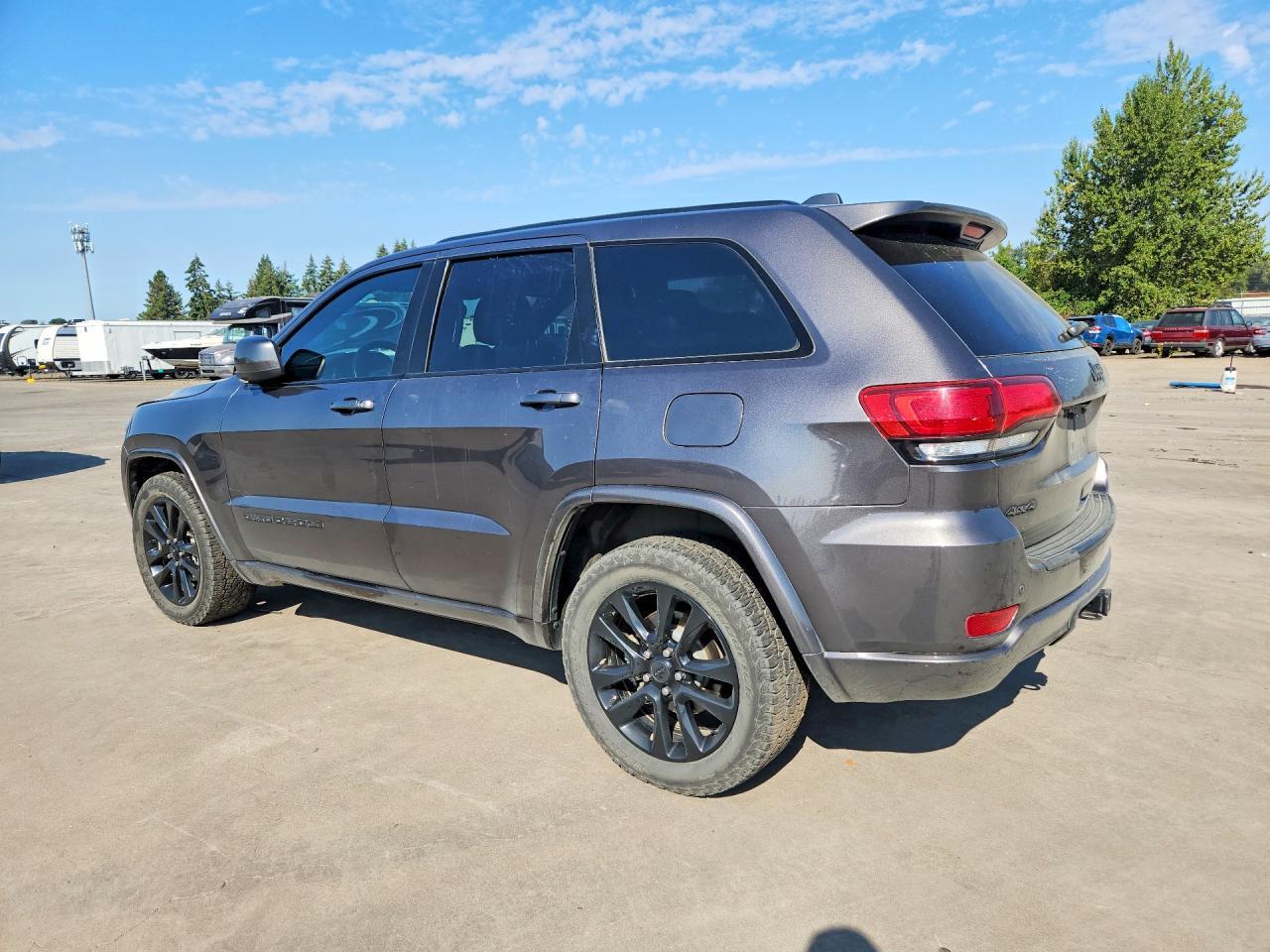 2019 Jeep Grand Cherokee Laredo - Image 2