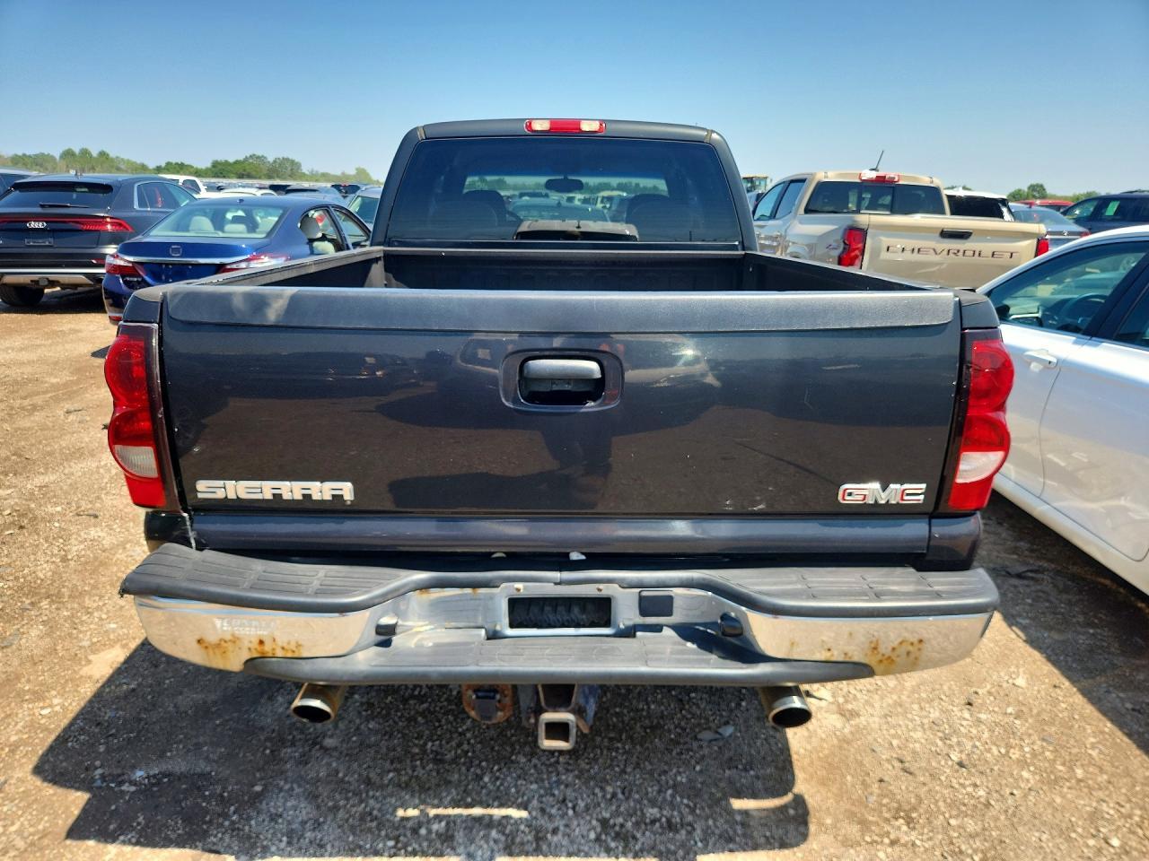 2003 GMC New Sierra K1500 - Image 6