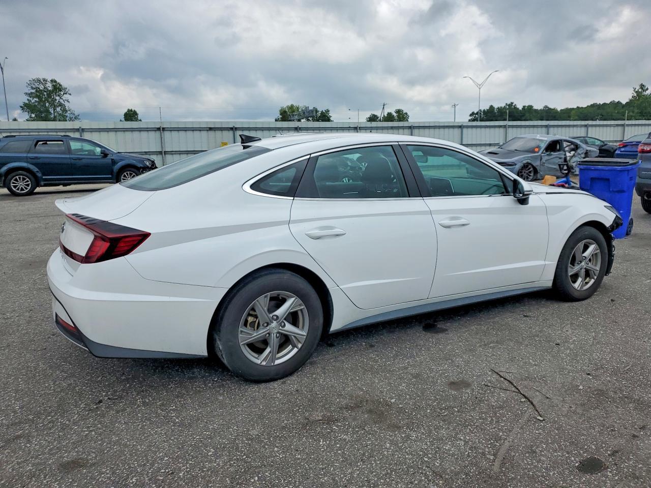 2023 Hyundai Sonata Se - Image 3