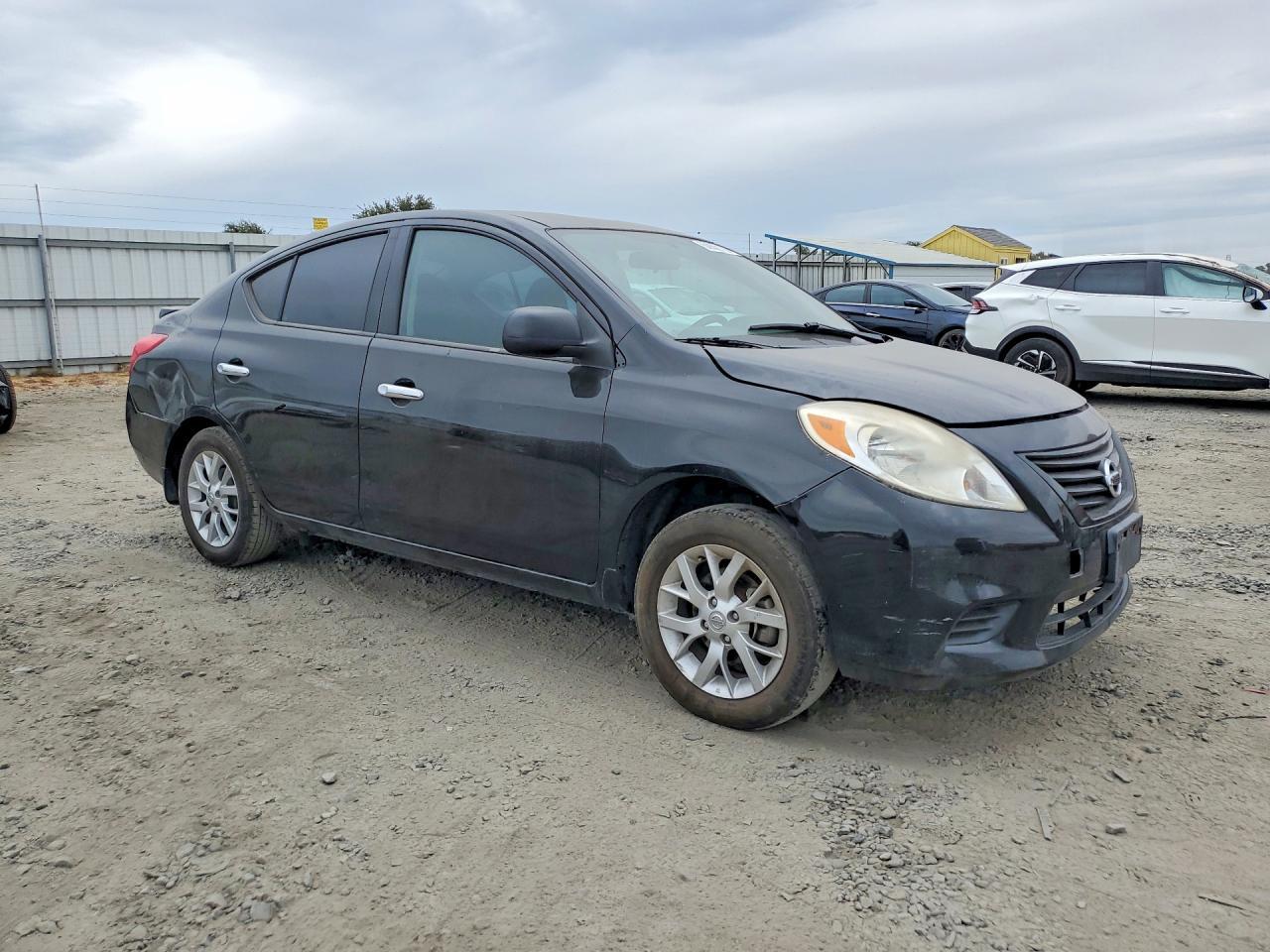 2014 Nissan Versa 1.6 S Plus - Фото 4