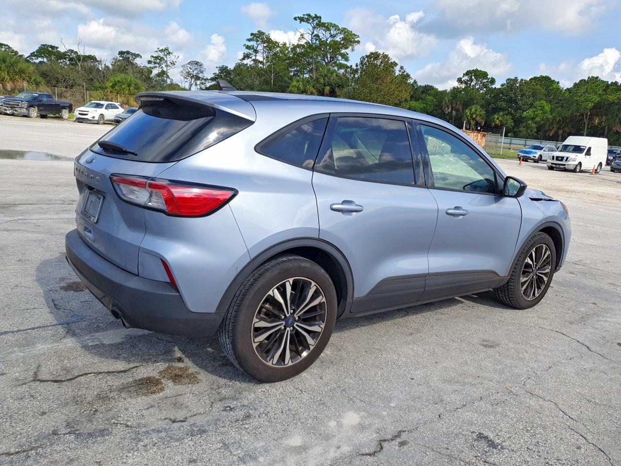 2022 Ford Escape Se - Фото 3