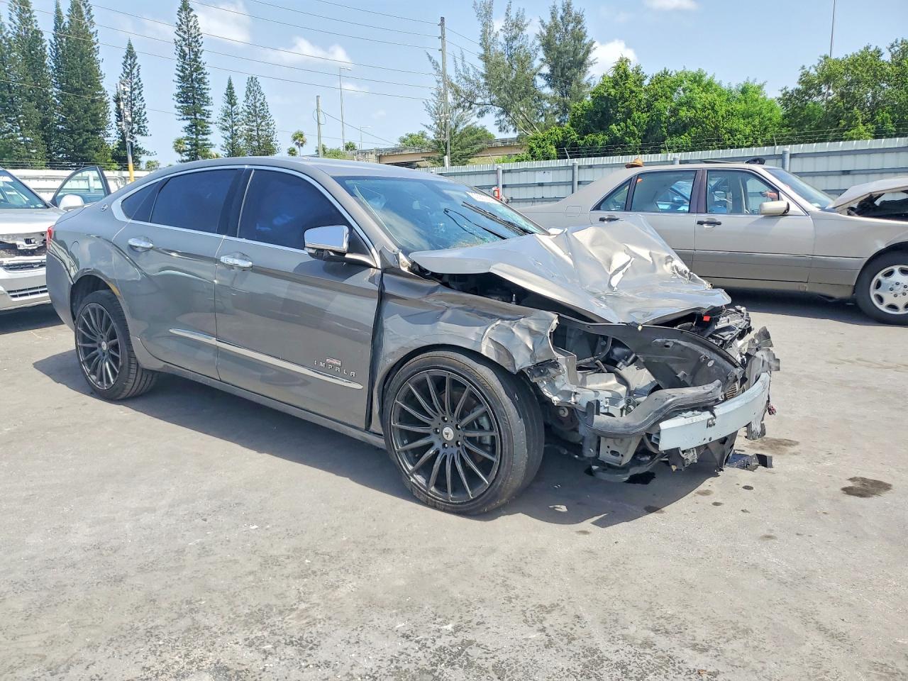 2019 Chevrolet Impala Lt - Image 4