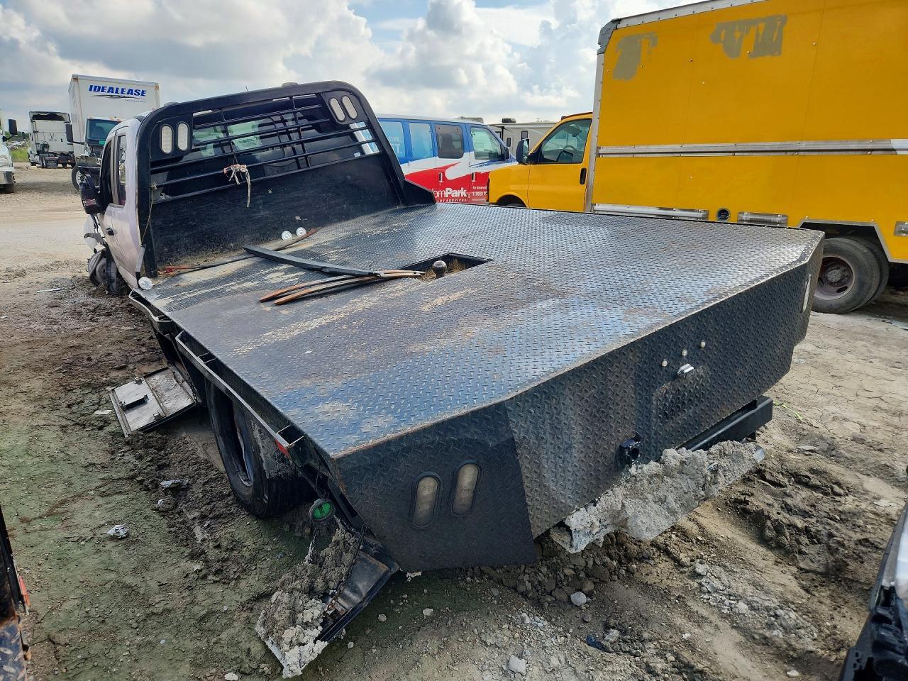 2023 Ford F450 Super Duty - Image 2