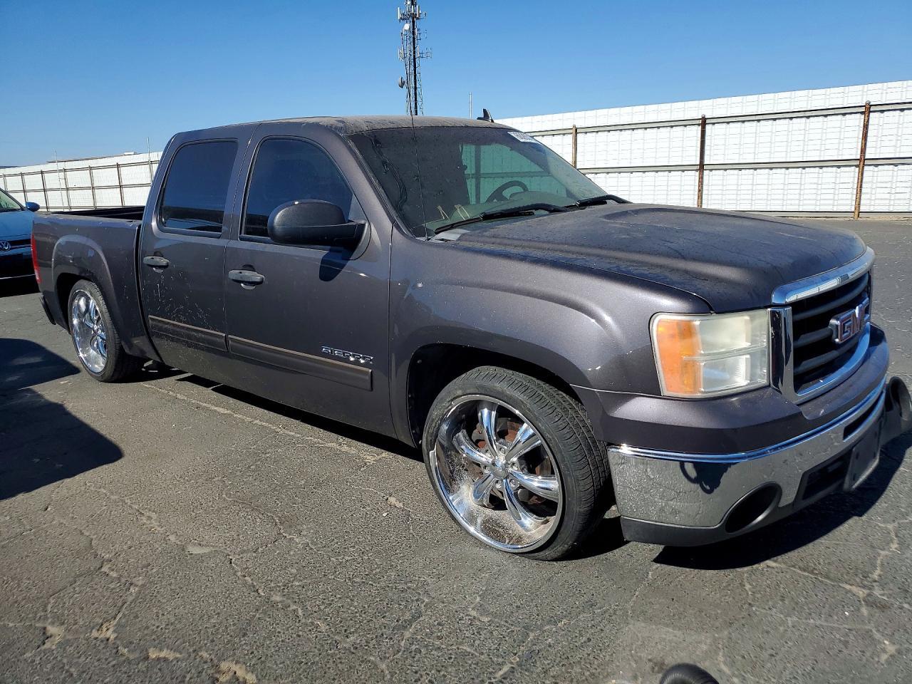 2011 GMC Sierra C1500 Sl - Image 4