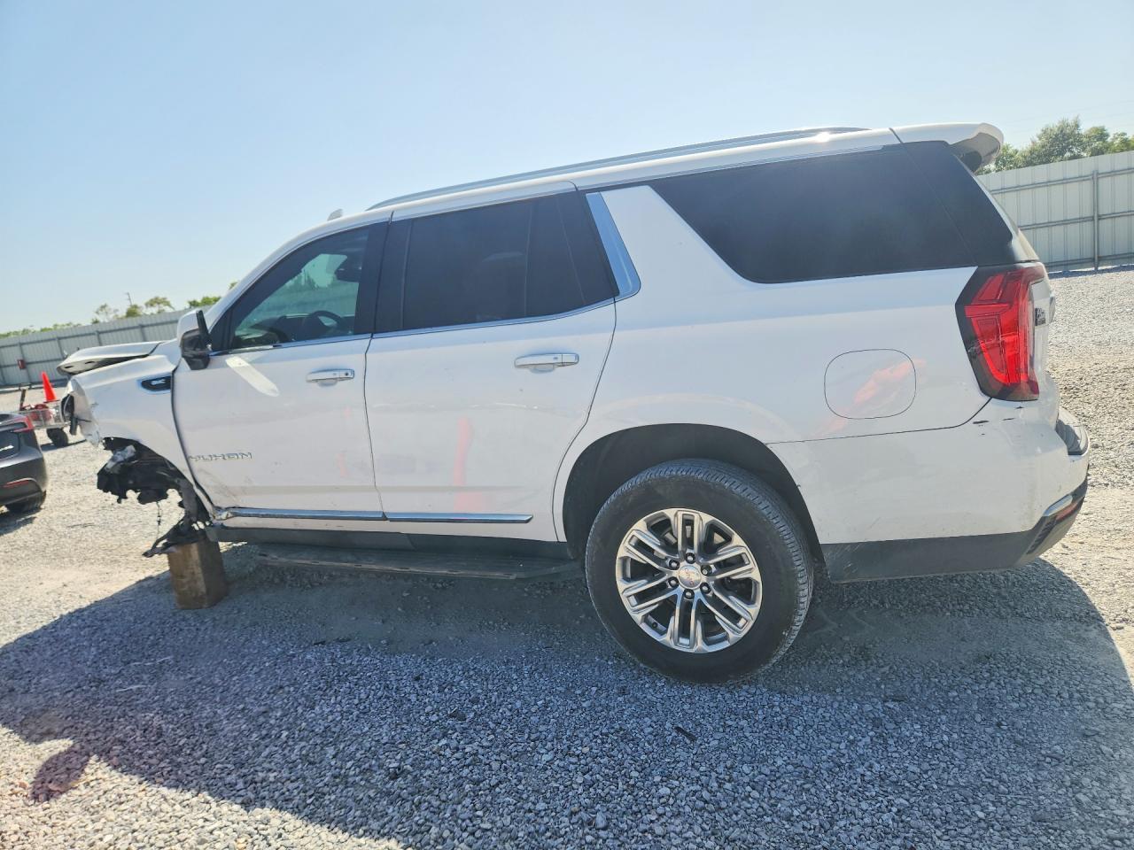 2021 GMC Yukon Slt - Image 2
