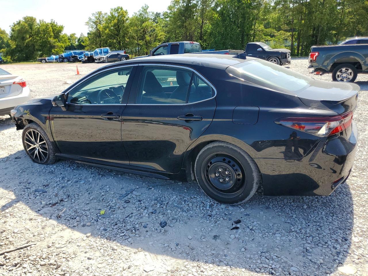 2023 Toyota Camry Se - Image 2