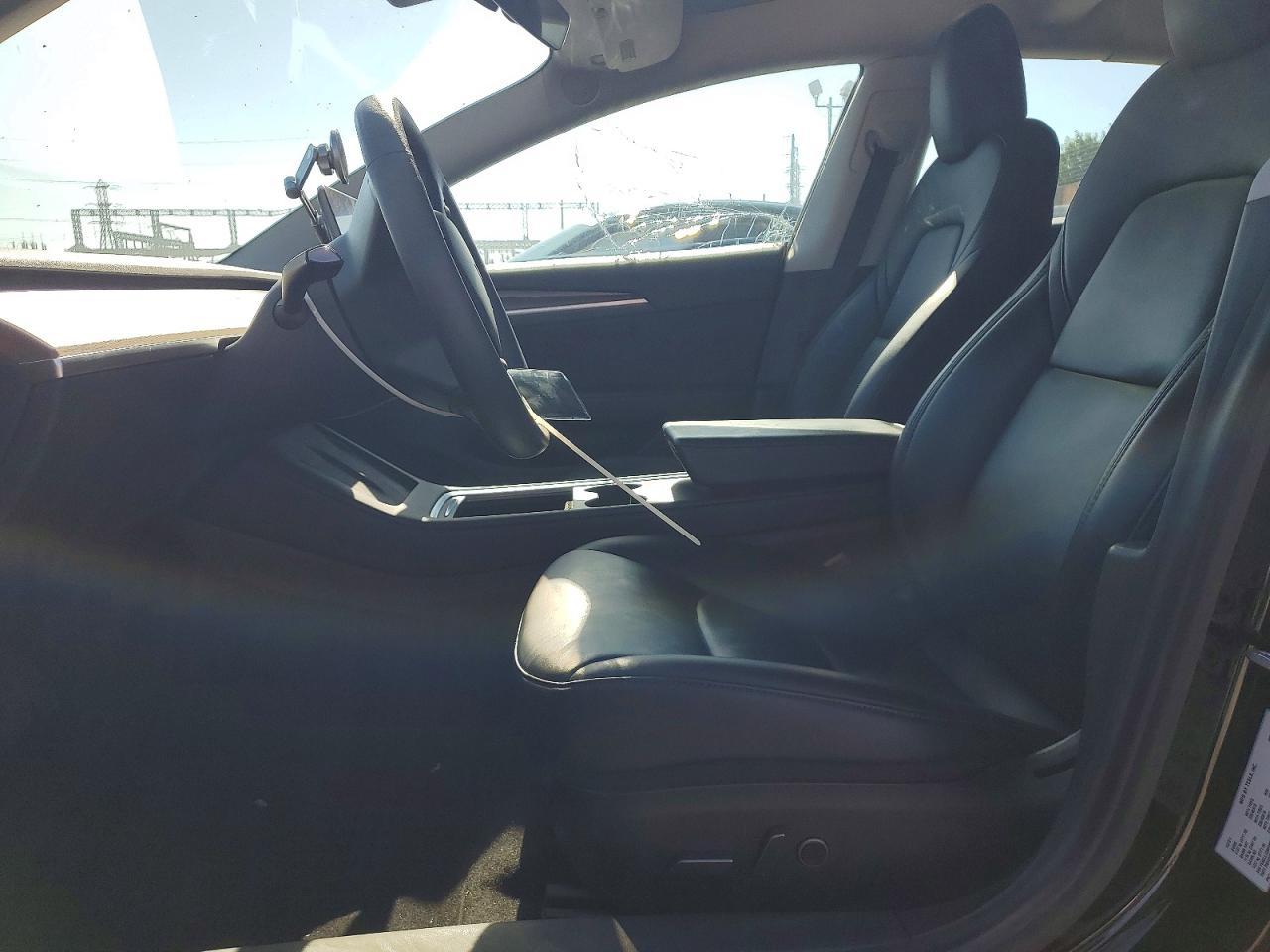 2022 Tesla Model 3 - Фото 7