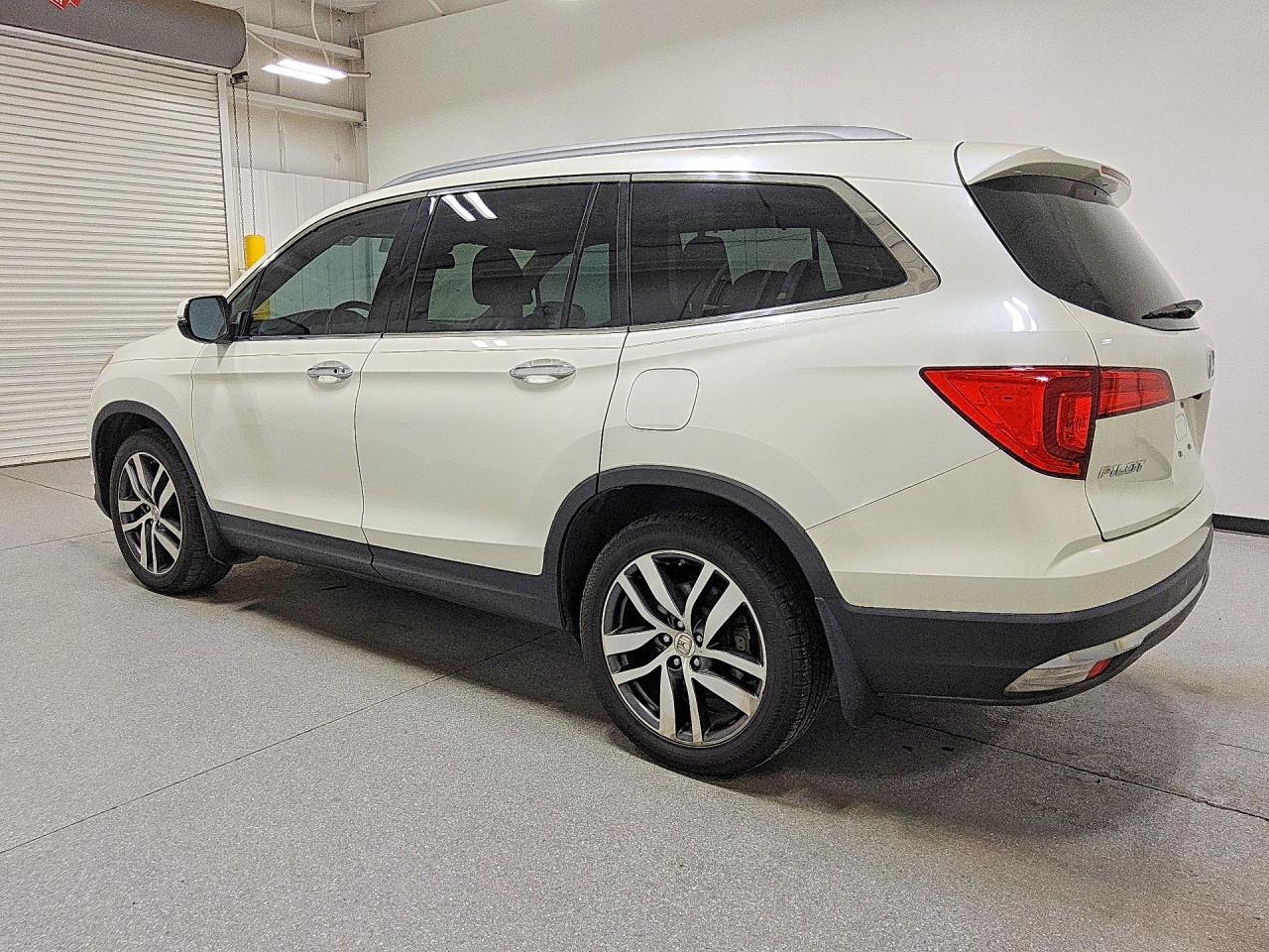 2017 Honda Pilot Touring - Фото 2