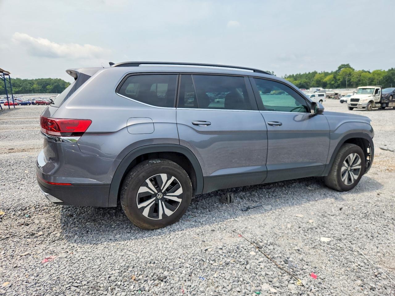 2024 Volkswagen Atlas Se - Image 3