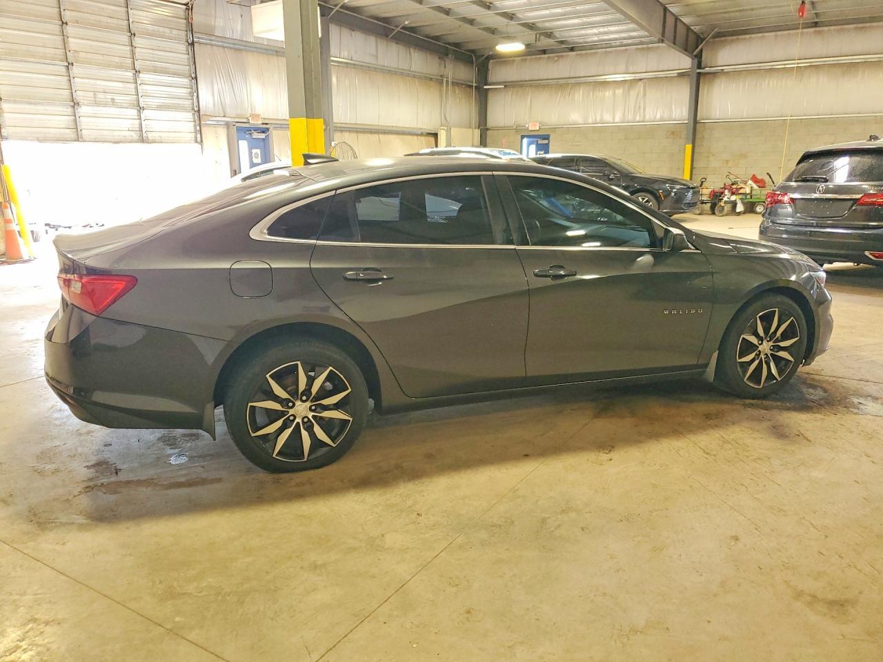 2017 Chevrolet Malibu Ls - Фото 3