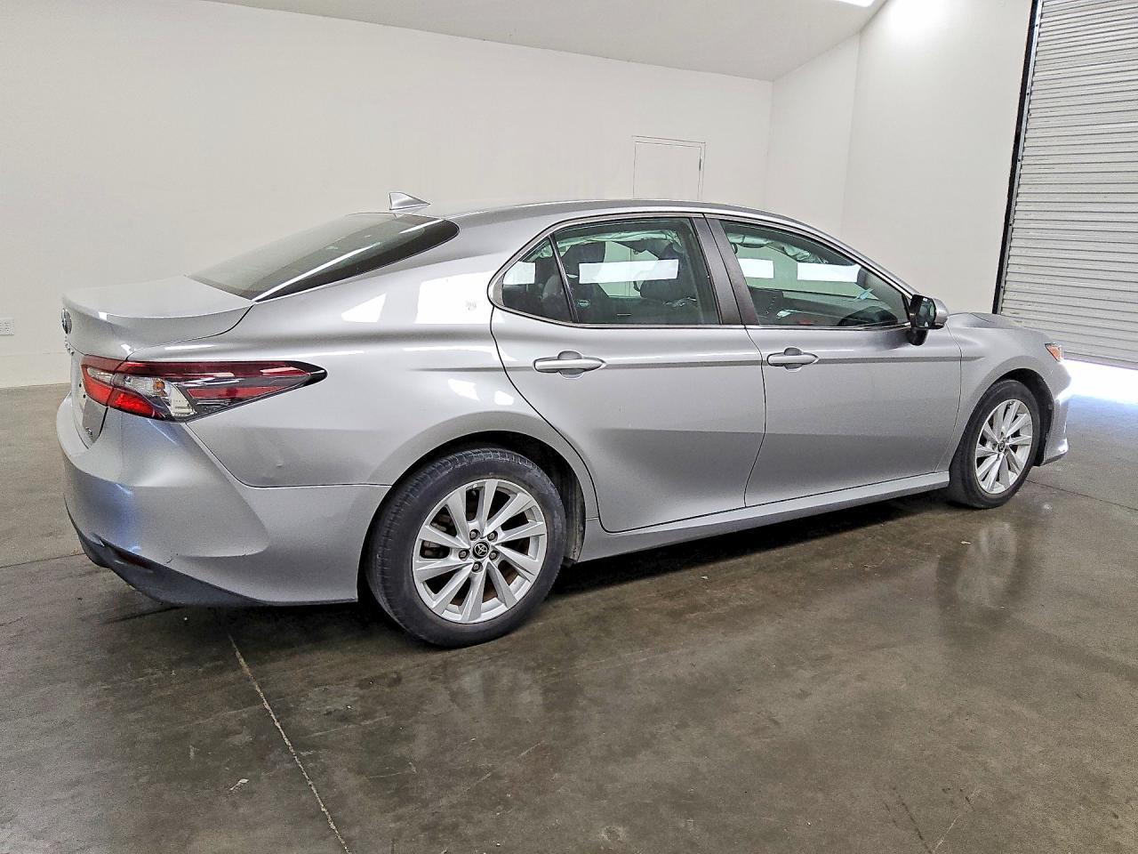 2022 Toyota Camry Le - Image 3