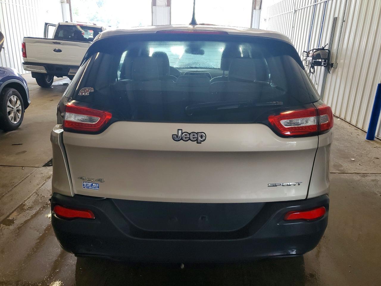 2015 Jeep Cherokee Sport - Фото 6
