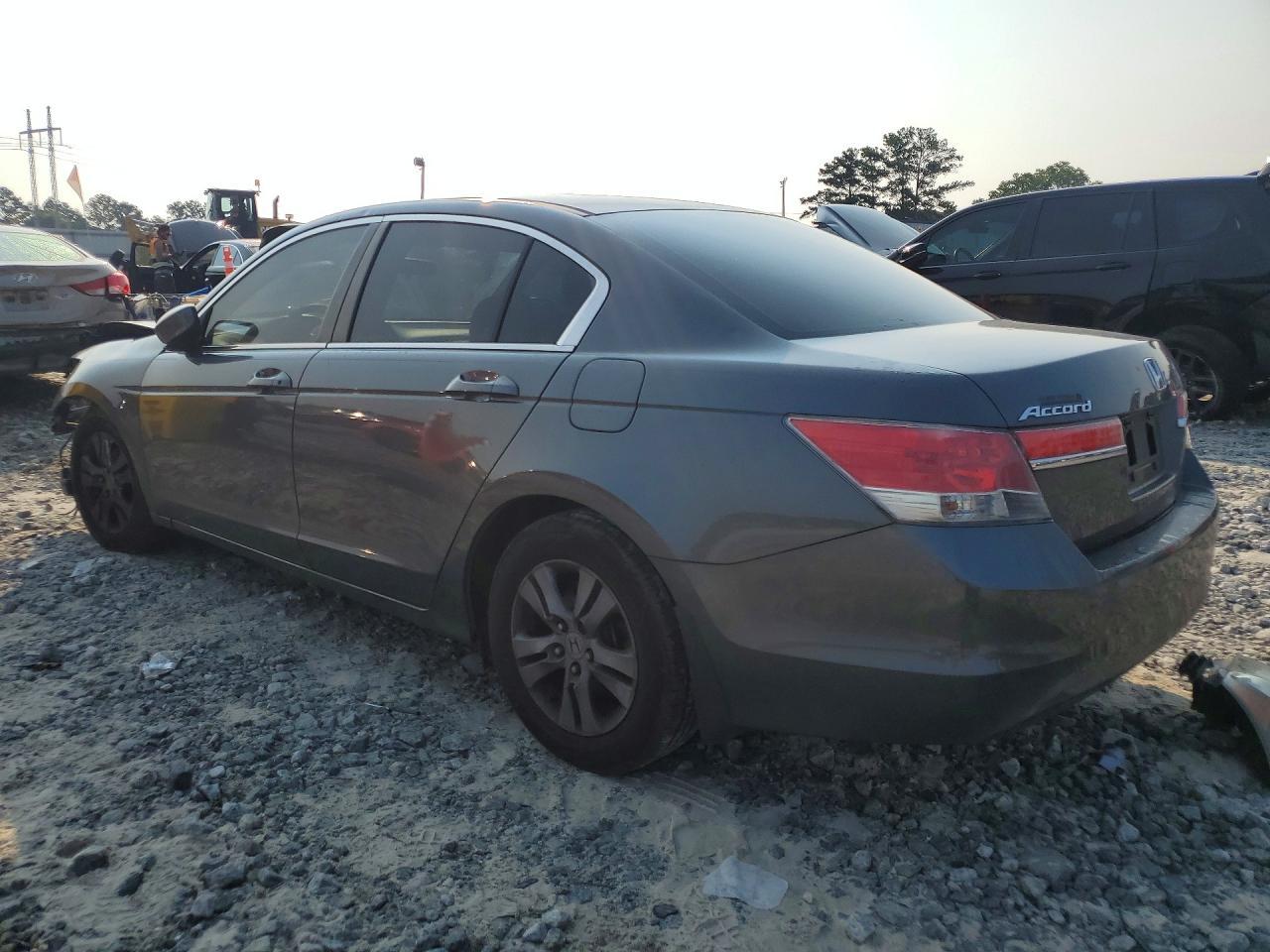 2011 Honda Accord Lxp - Image 2