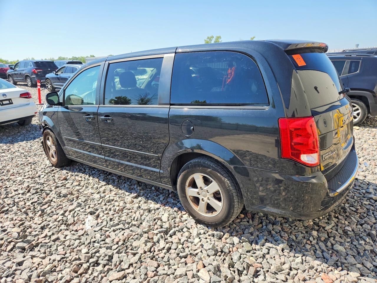 2013 Dodge Grand Caravan Sxt - Image 2