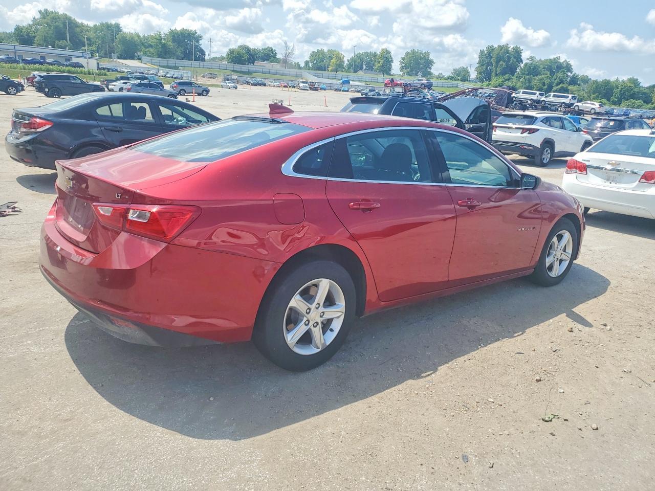 2024 Chevrolet Malibu Lt - Фото 3