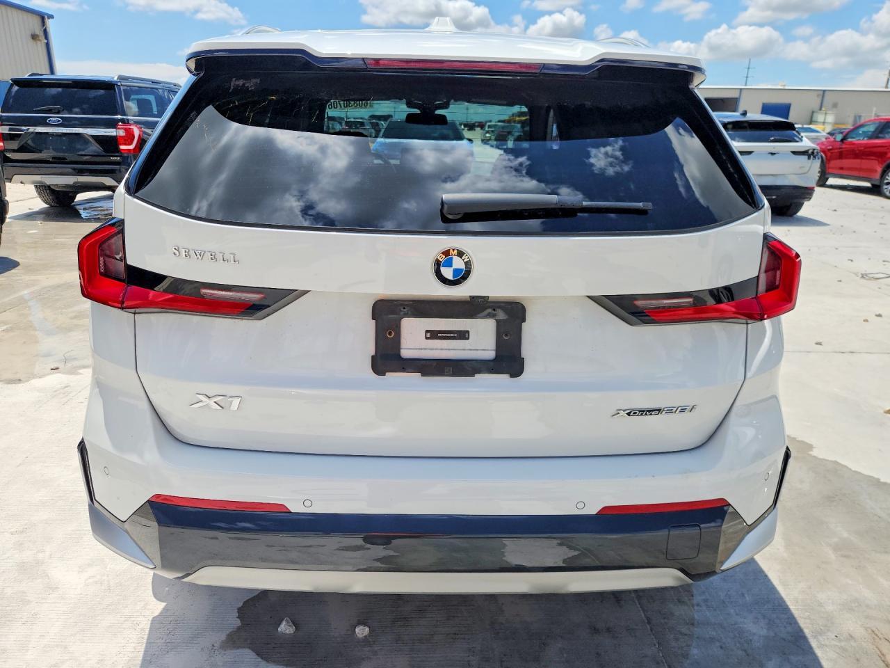 2025 BMW X1 xDrive28I - Image 6