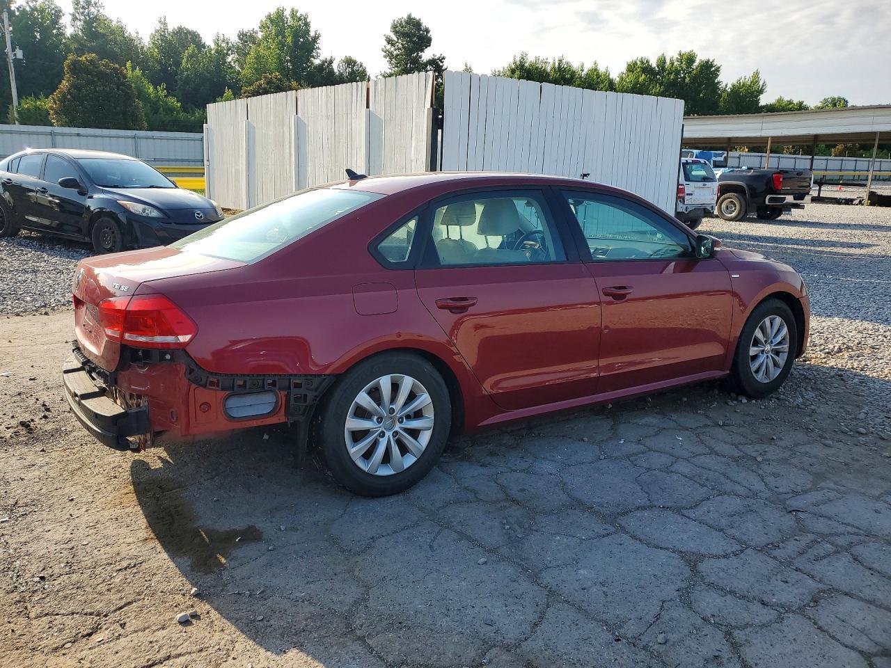 2015 Volkswagen Passat S - Image 3