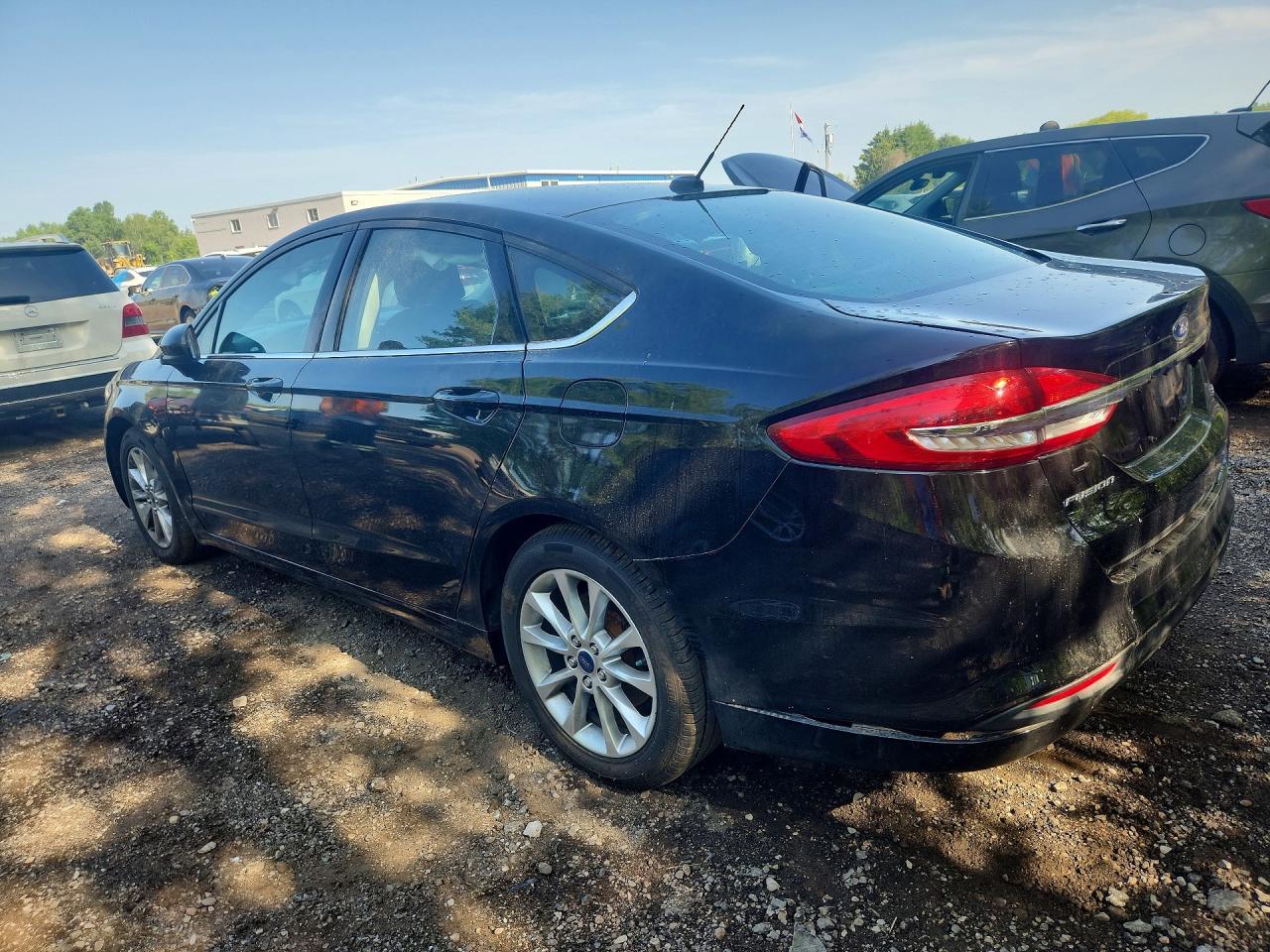 2017 Ford Fusion Se - Image 2