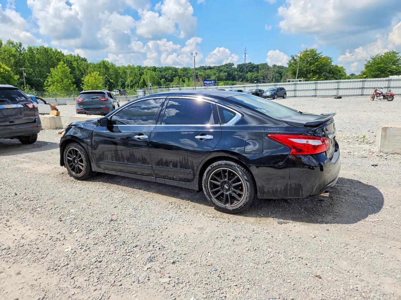 2016 Nissan Altima 2.5 S - Фото 2