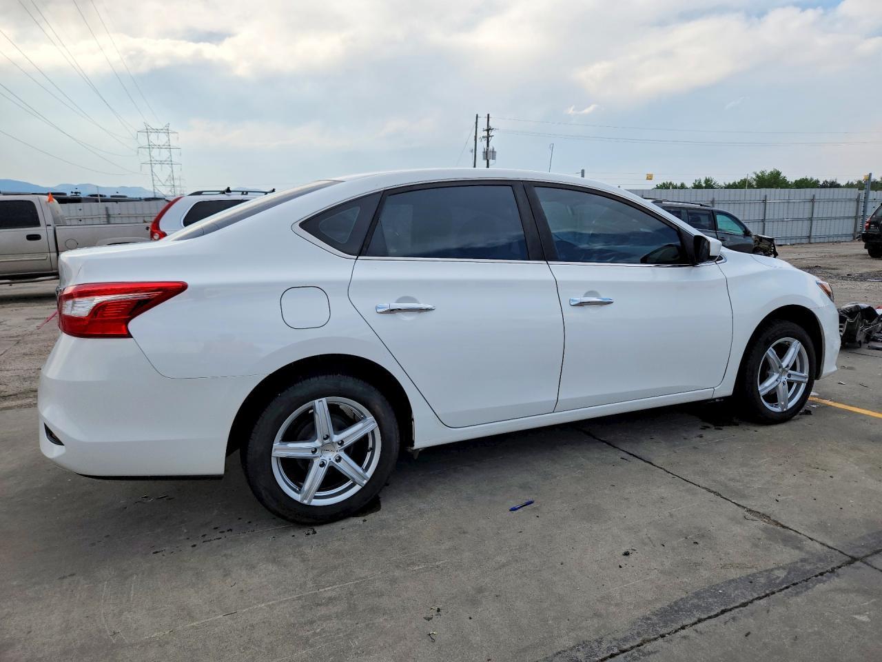 2018 Nissan Sentra S - Фото 3