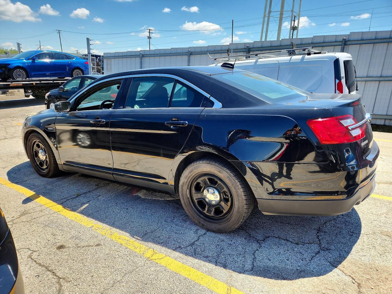 2018 Ford Taurus Police Interceptor - Фото 2