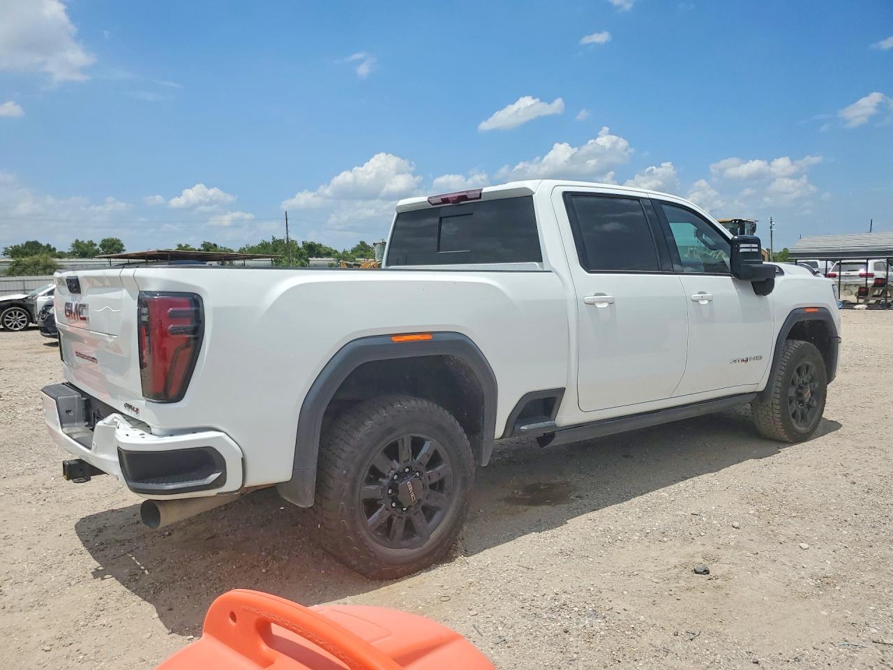 2024 GMC Sierra K2500 At4 - Image 3