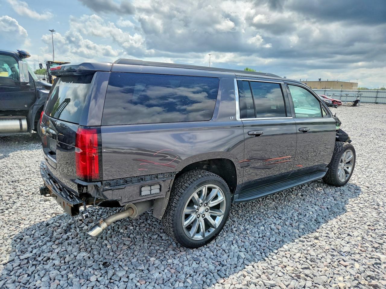 2018 Chevrolet Suburban K1500 Lt - Фото 3