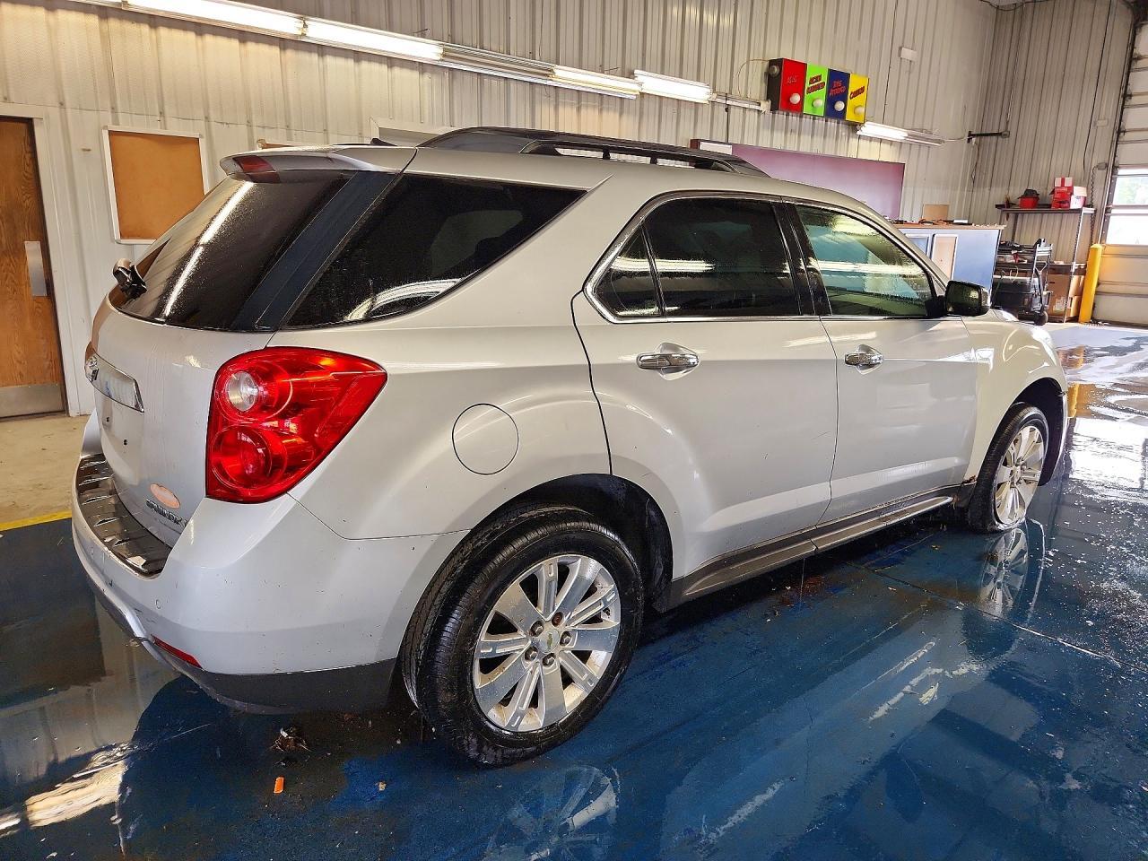 2011 Chevrolet Equinox Lt - Image 3