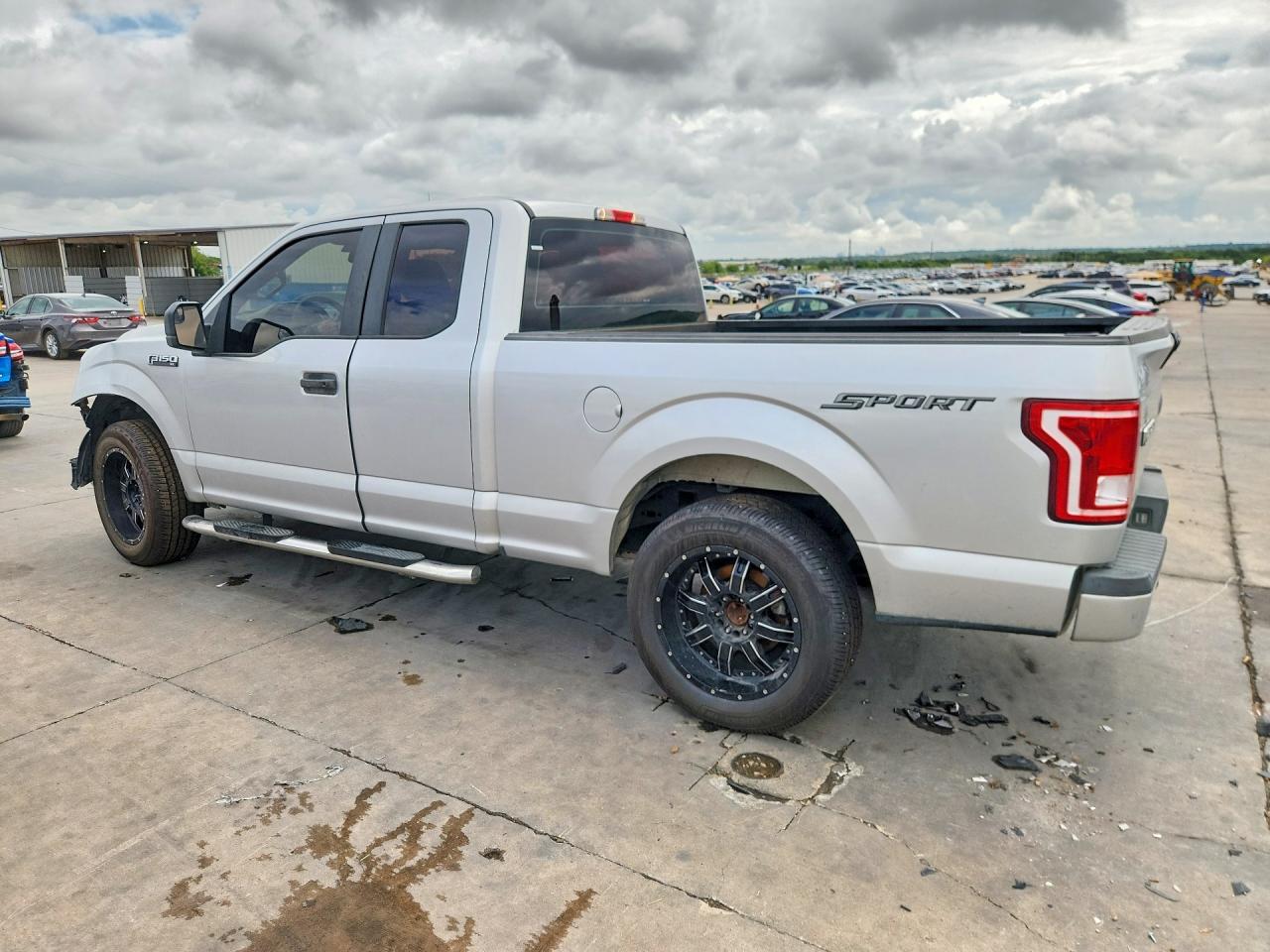 2015 Ford F150 Super Cab - Фото 2