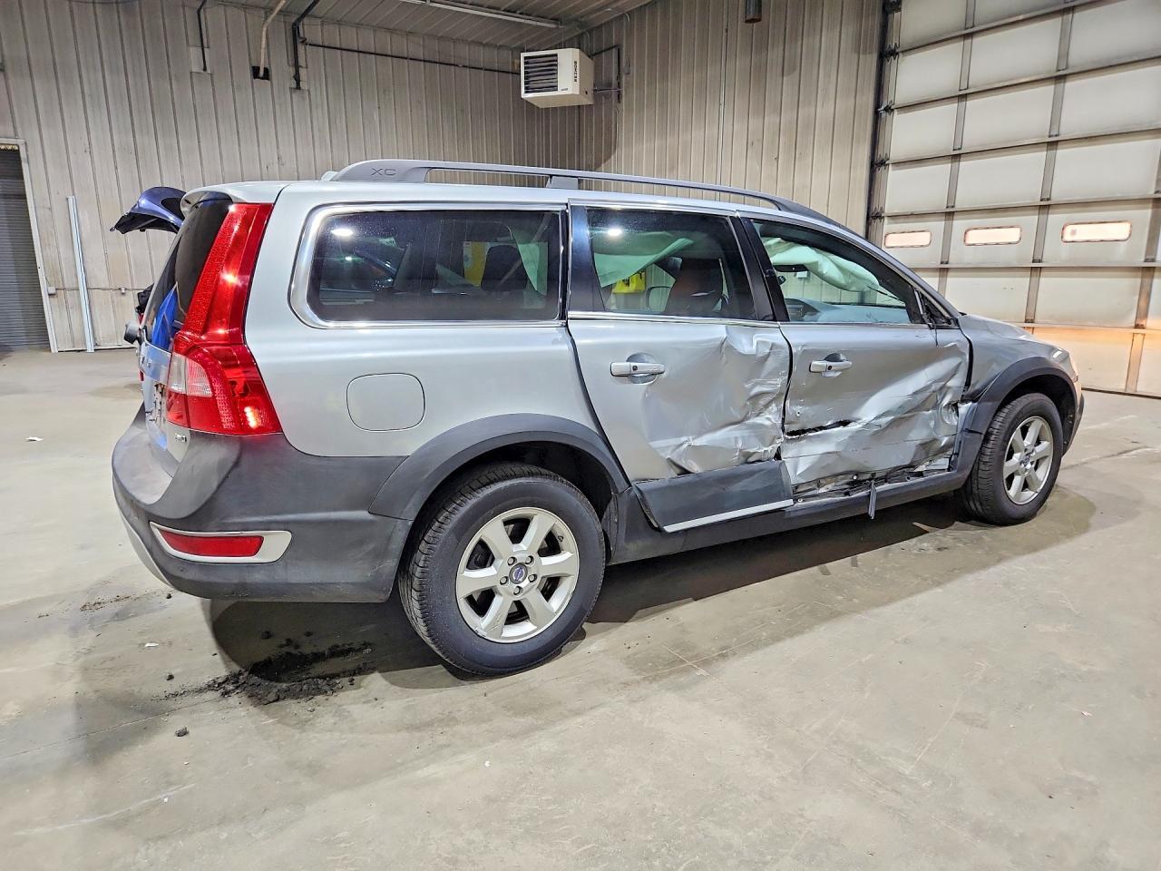 2012 Volvo Xc70 3.2 - Image 3