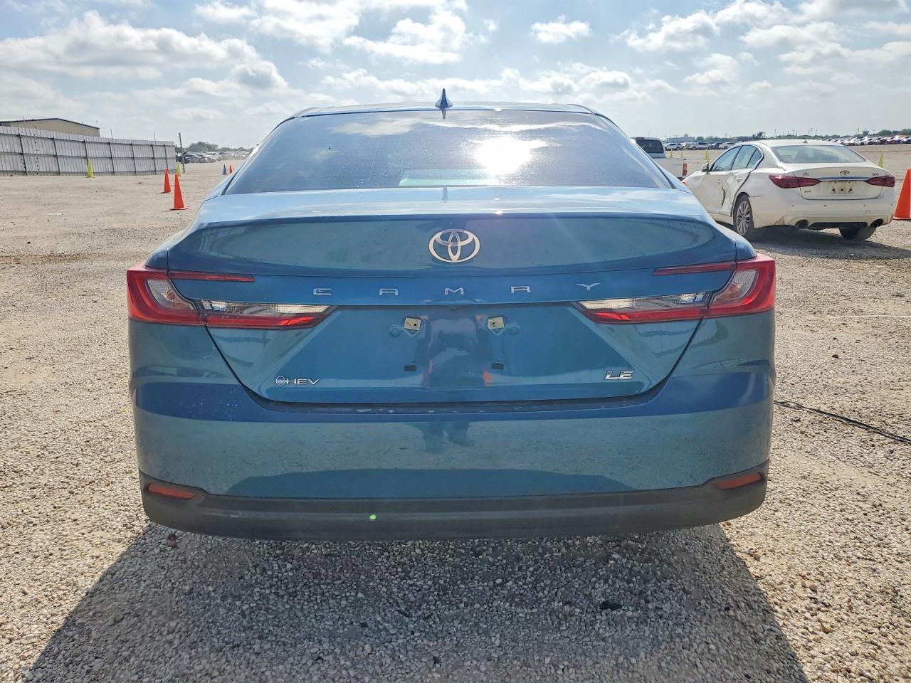 2026 Toyota Camry Le - Фото 6