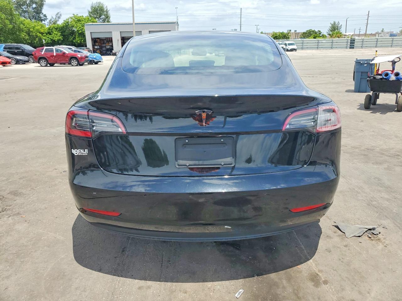 2022 Tesla Model 3 - Фото 6