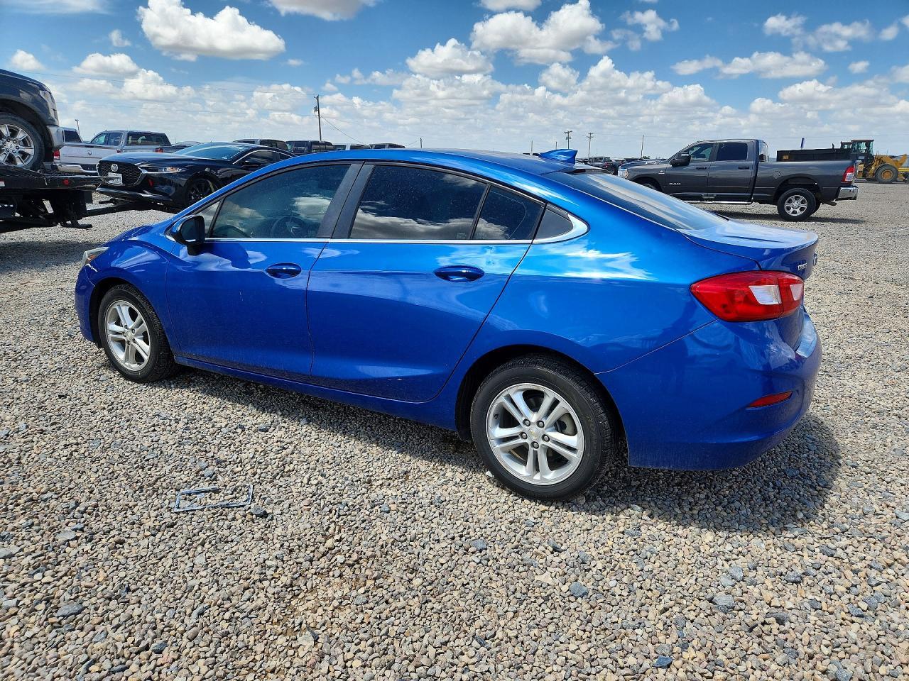 2017 Chevrolet Cruze Lt - Фото 2