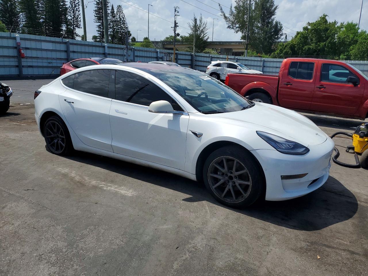2018 Tesla Model 3 - Фото 4
