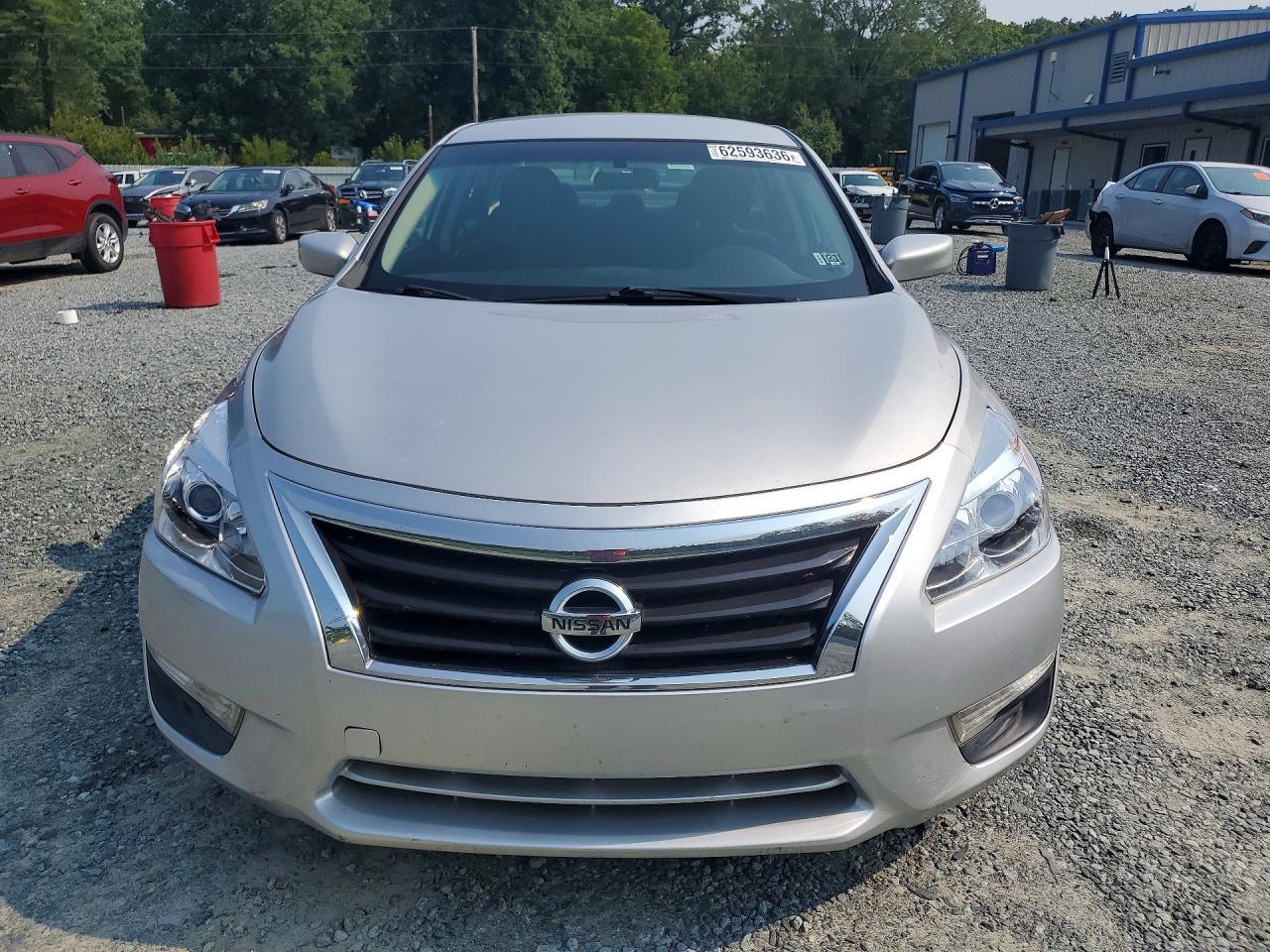 2015 Nissan Altima 2.5 S - Фото 5