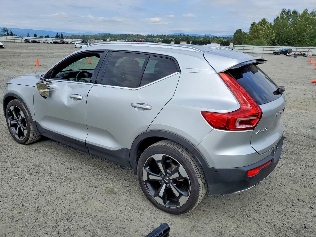 2019 Volvo Xc40 T5 Inscription - Фото 2