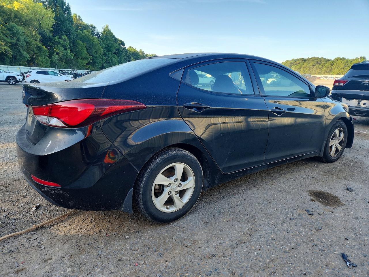 2015 Hyundai Elantra Se - Фото 3