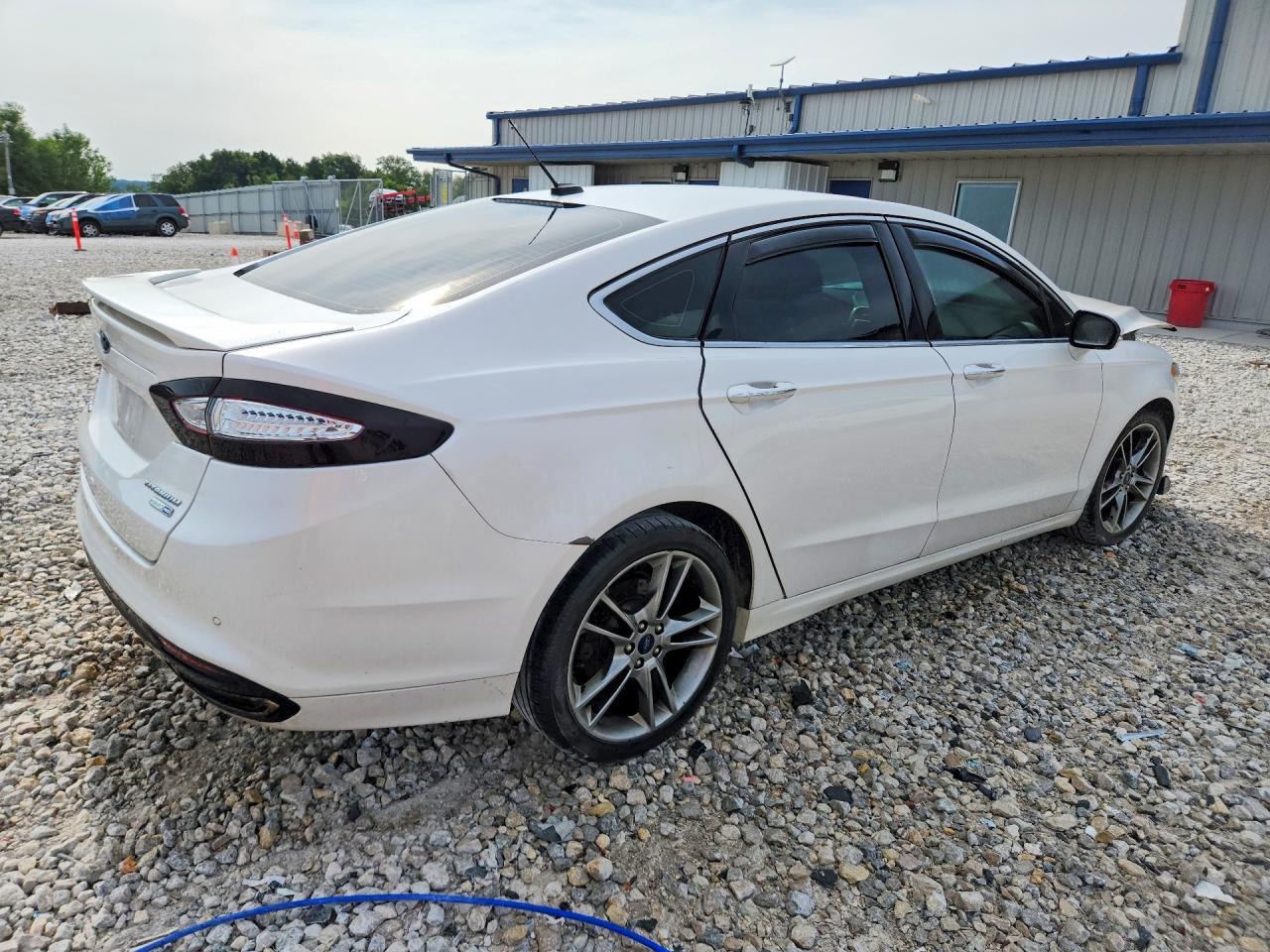 2015 Ford Fusion Titanium - Image 3