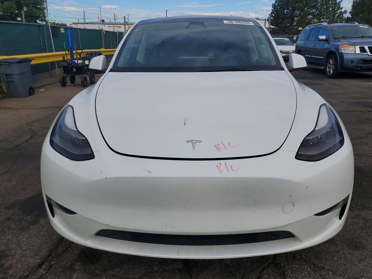 2023 Tesla Model Y - Фото 5