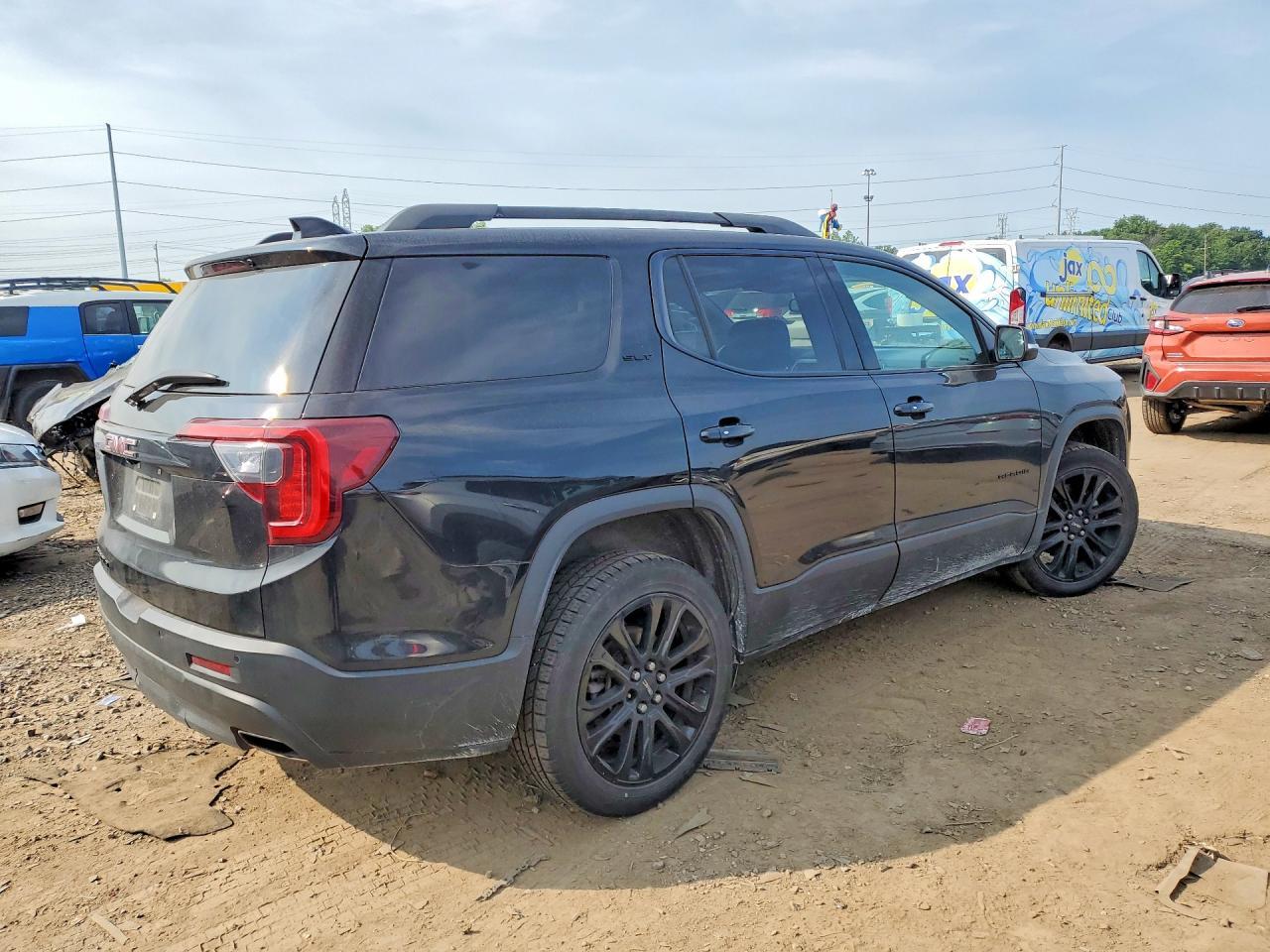 2023 GMC Acadia - Фото 3