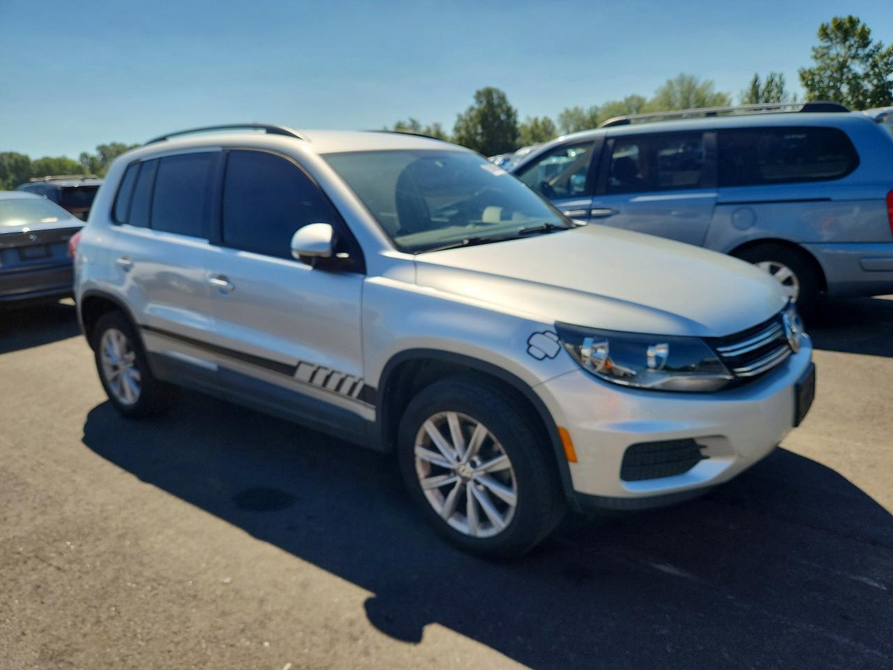 2017 Volkswagen Tiguan S - Image 4