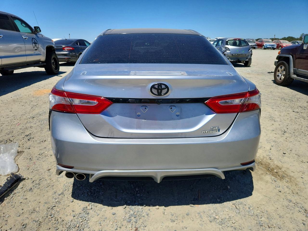2020 Toyota Camry Se - Image 6