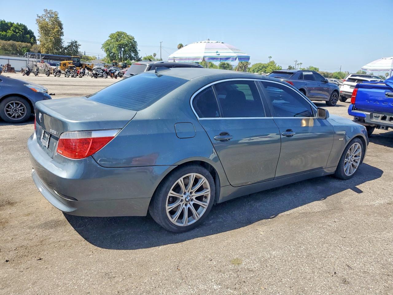 2004 BMW 525 I - Image 3