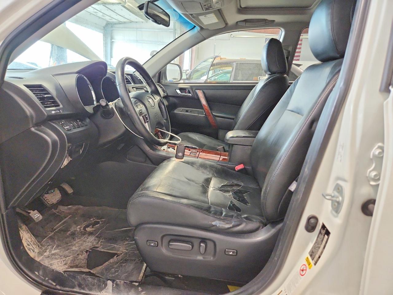 2013 Toyota Highlander Hybrid Limited - Image 7