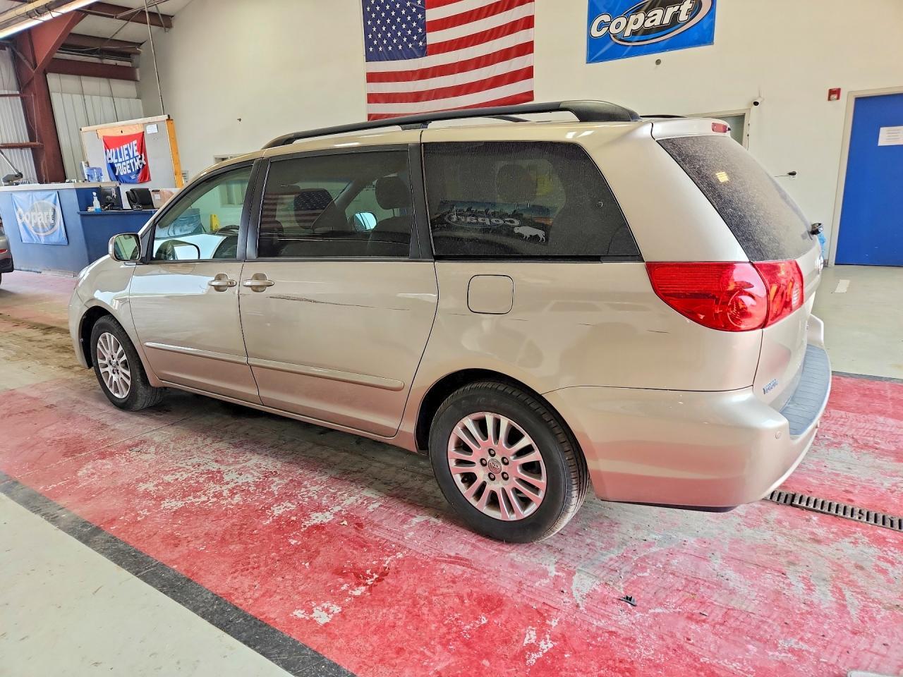 2009 Toyota Sienna Xle - Фото 2