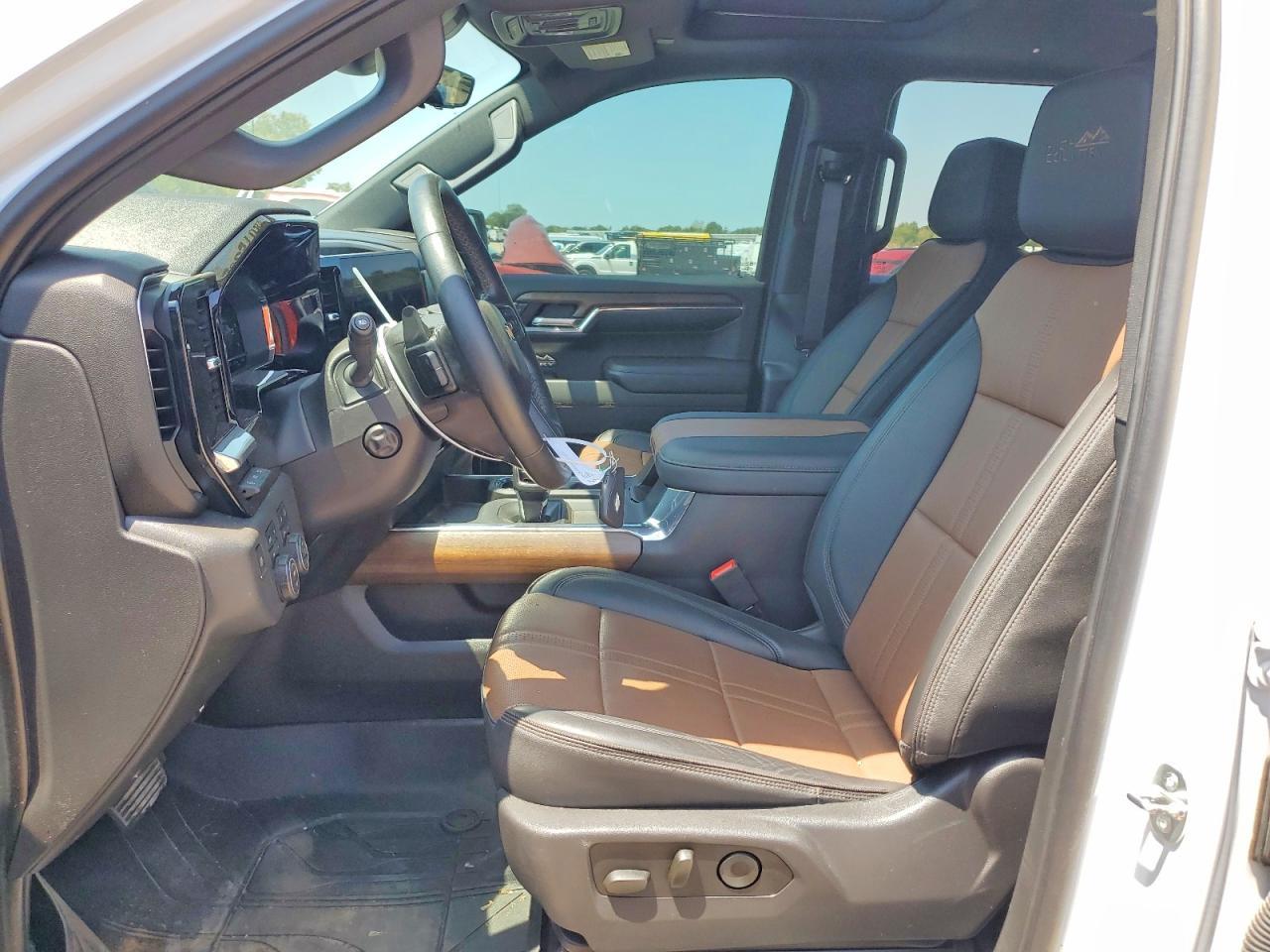 2023 Chevrolet Silverado K1500 High Country - Фото 7
