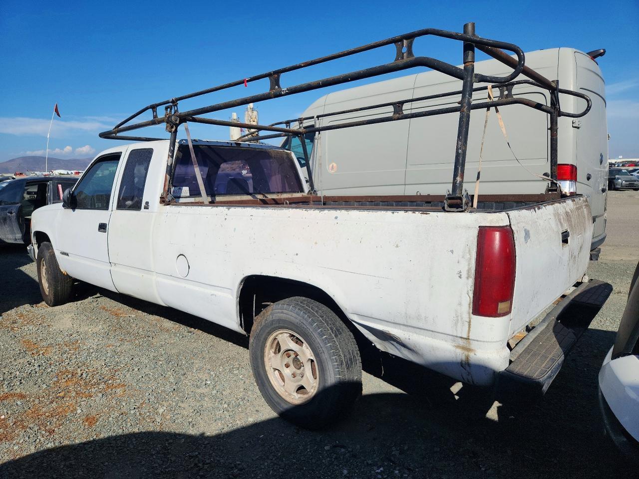 1991 Chevrolet Gmt-400 K1500 - Image 2